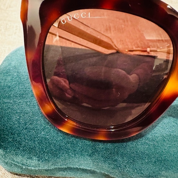 Gucci sunglasses main image 8